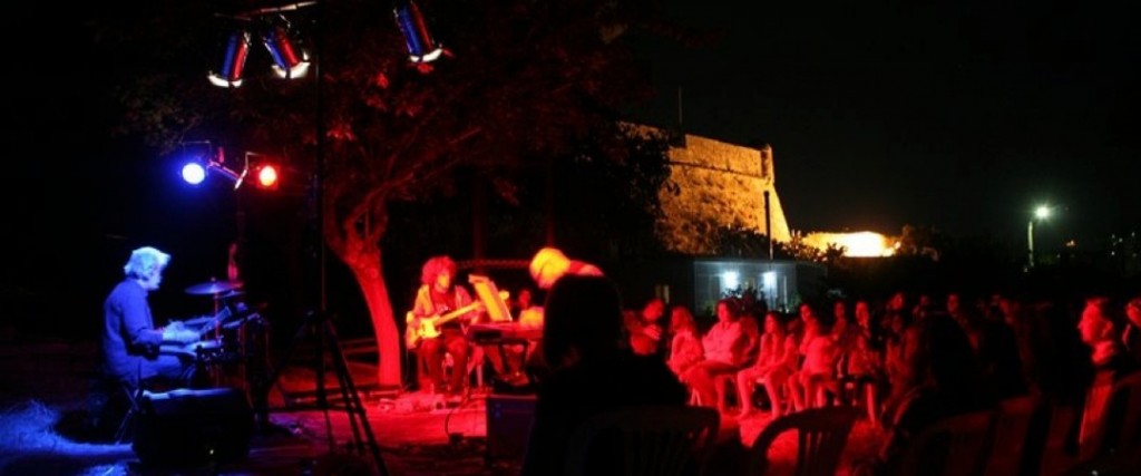 Οι "Ημέρες Ρεθύμνου" είναι ένας κύκλος εκδηλώσεων πολιτισμού και καλλιτεχνικής δημιουργίας, με επίκεντρο το Ιστορικό Κέντρο της πόλης και με σκοπό να αναδείξει την ιστορική φυσιογνωμία και την πολιτιστική παράδοση της πόλης αξιοποιώντας το καλλιτεχνικό του δυναμικό.